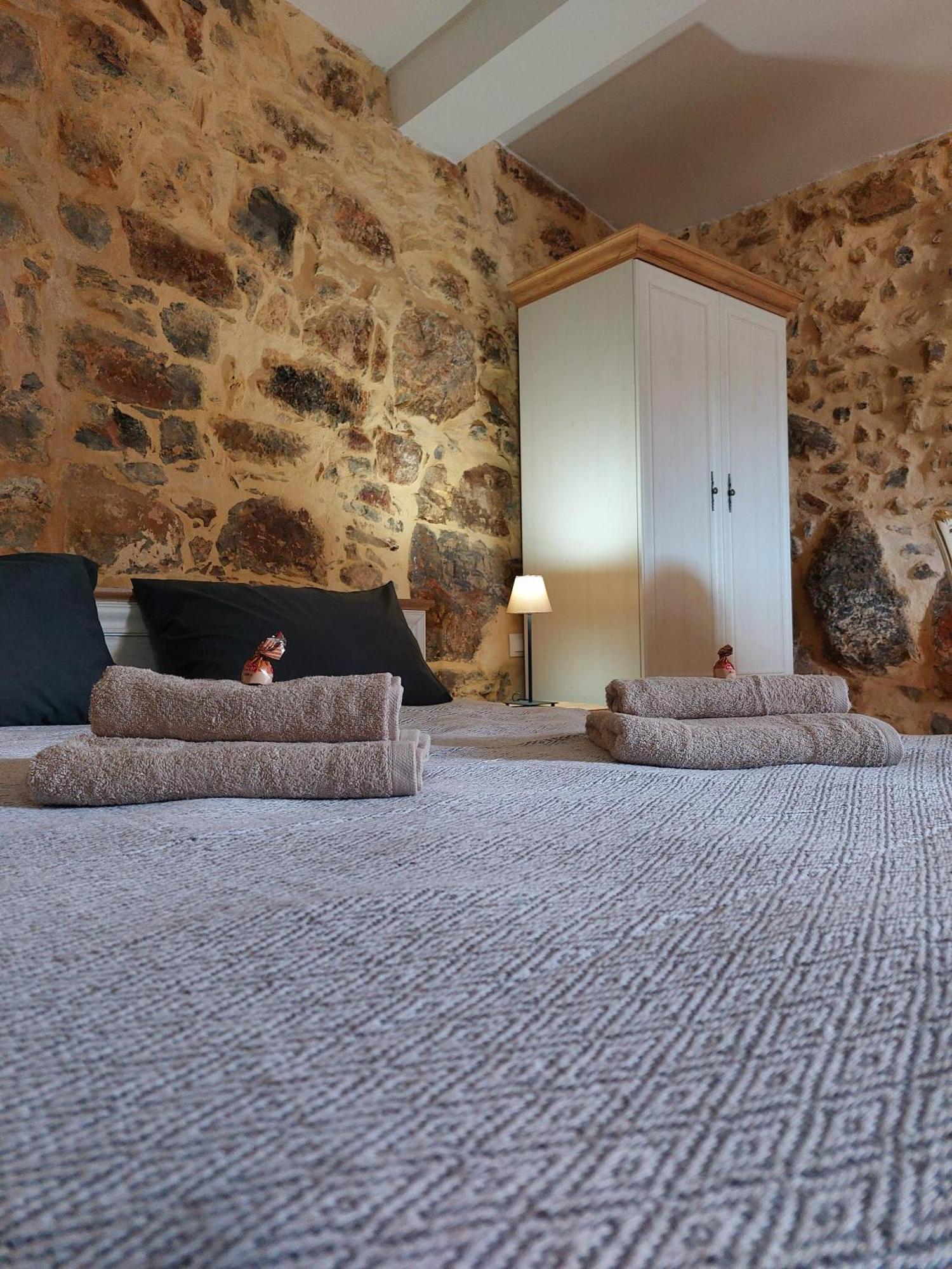 Roza Stone Studio & Suite Goníai Dış mekan fotoğraf